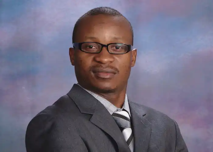 Dr Felix Kubai